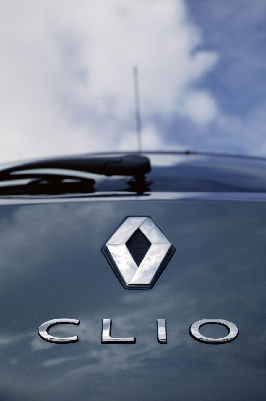  Renault Clio 2006 года  (фото 62 из 97)